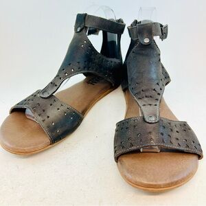 Roan by Bed Stu Bosco Gray Kit Cutout Gladiator Back Zip Flat Sandals, size 7 37